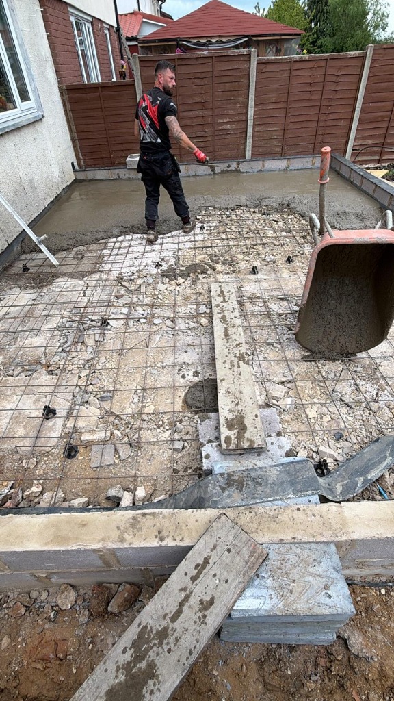 Direct Chute Ready Mix Concrete Delivery on Site North London
